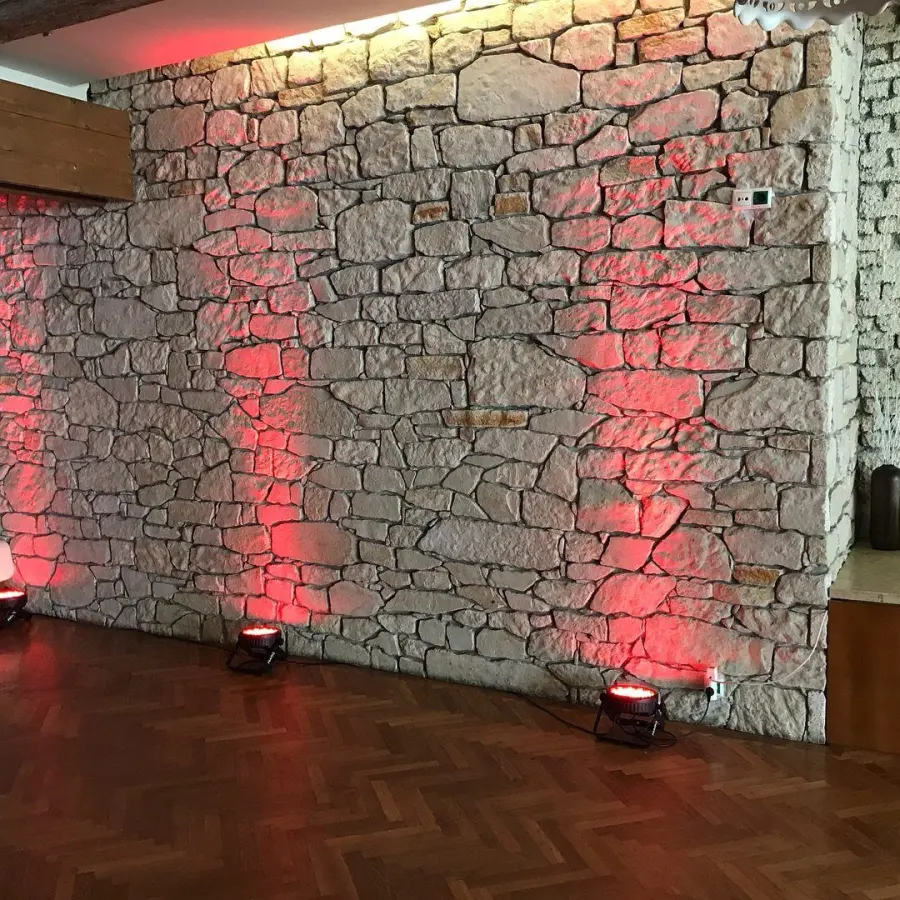 Esküvői DJ fotó – Fenyvesi Zsolt, buli és fénytechnika
